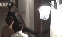 男生和女生亲嘴的视频,青春校园里的甜蜜一幕